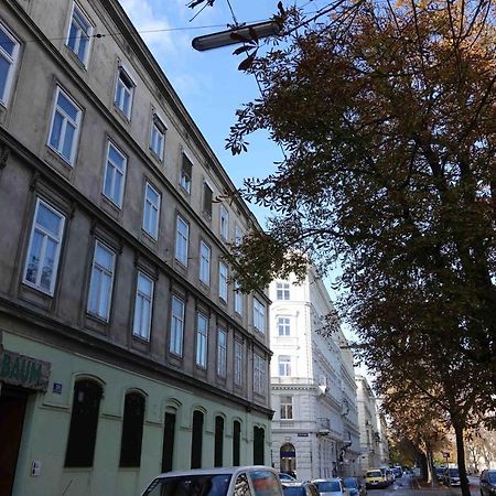 Studio U Parkplatz, Zentrale Ruhelage Neben Grunoase Apartment Wina Bagian luar foto