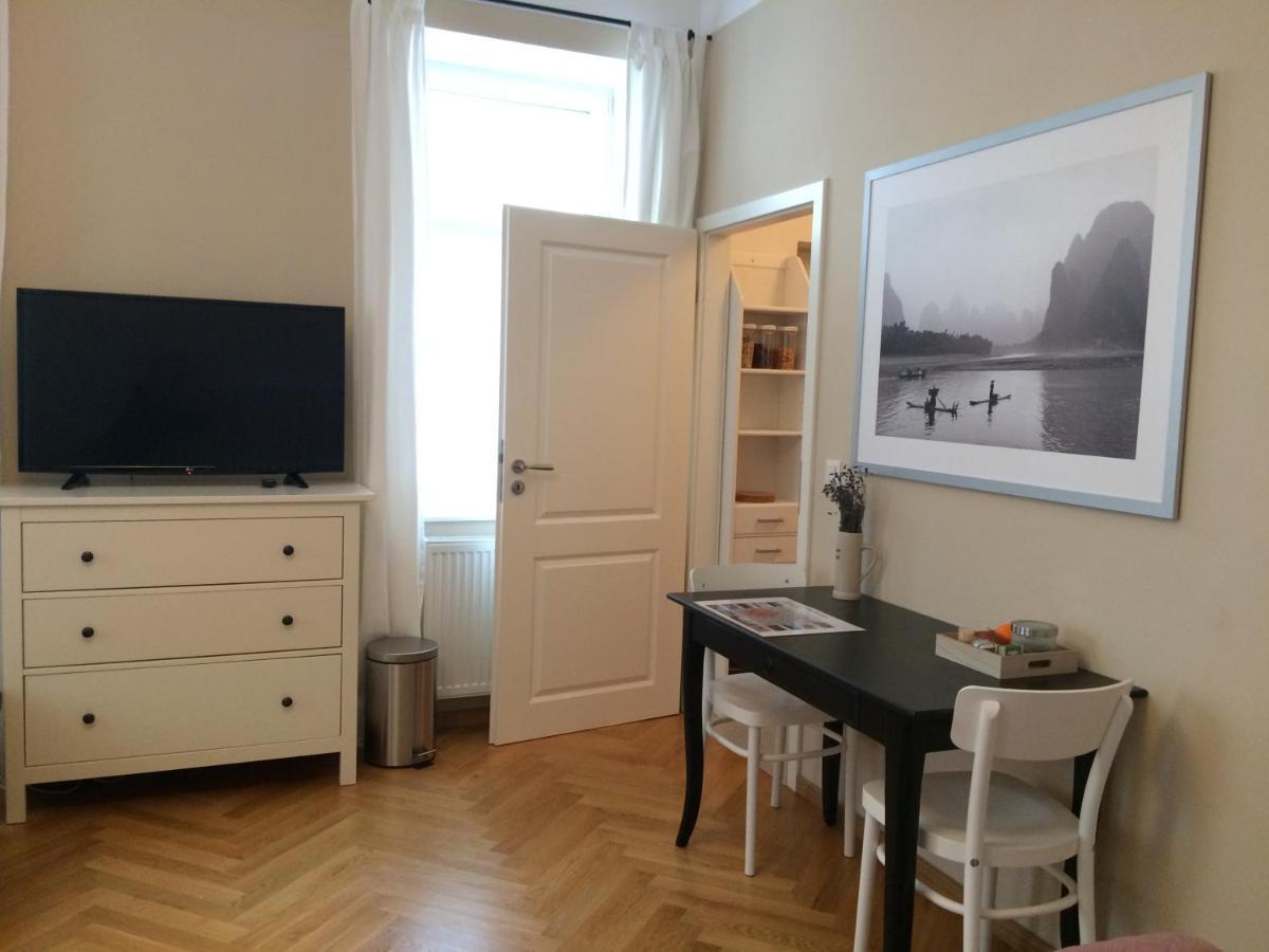 Studio U Parkplatz, Zentrale Ruhelage Neben Grunoase Apartment Wina Bagian luar foto